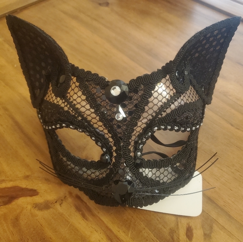 Super cute cat mask